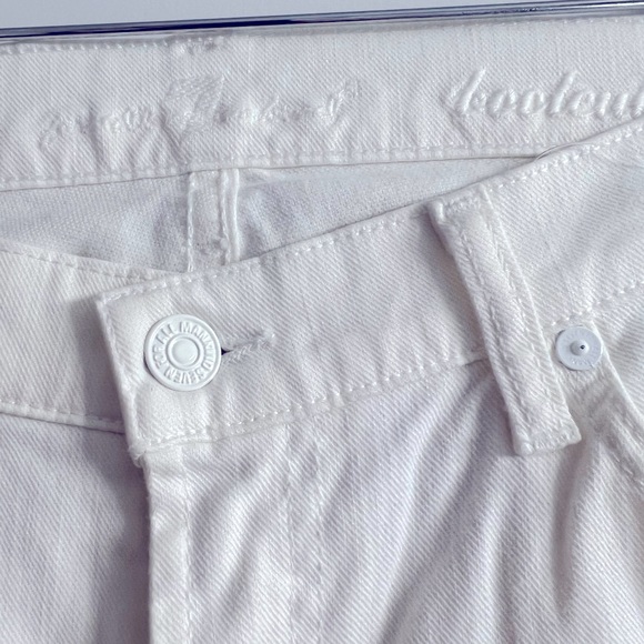 NWOT 7 for all mankind boot cut white jeans. - Picture 7 of 7